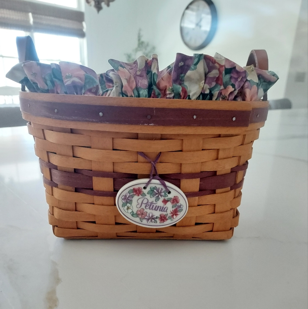 1997 May Series Longaberger Petunia basket